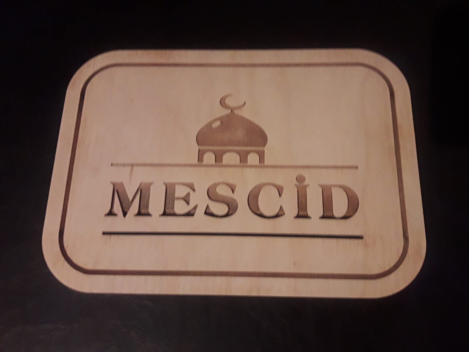 ahşap mescit yönlendirme tabelası