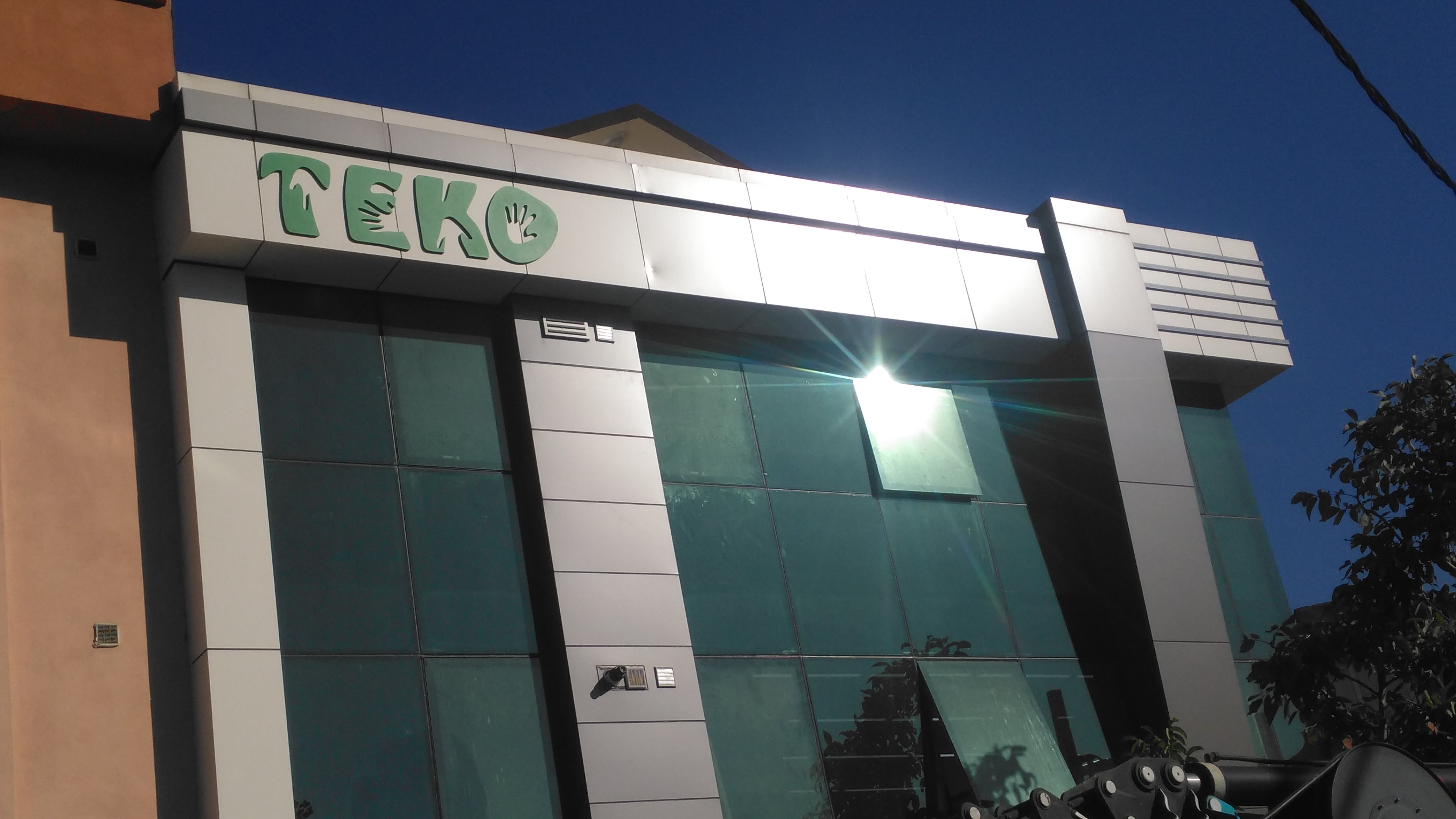 dekote forex yeşil boyalı kutu harf tabela