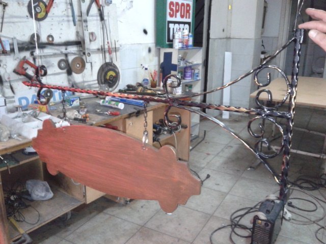 Eskitme Ahşap Retro Ferforje Tabela