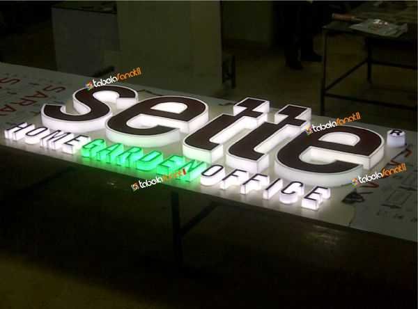 pleksi led ışıklı kutu harf tabela tabelası