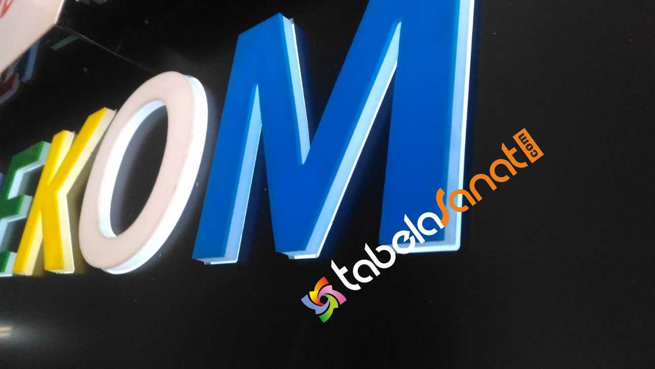pleksi renkli rengarenk led ışıklı tabela