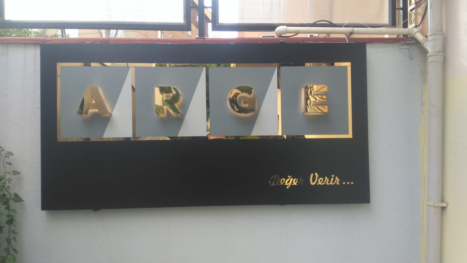 sarı gold parlak paslanmaz krom kutu harf ışıklı tabela